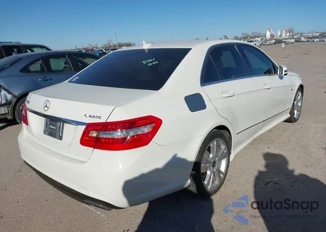 2012 Mercedes-Benz E 350 4Matic z USA, uszkodzony, nr VIN WDDHF8JB6CA547259